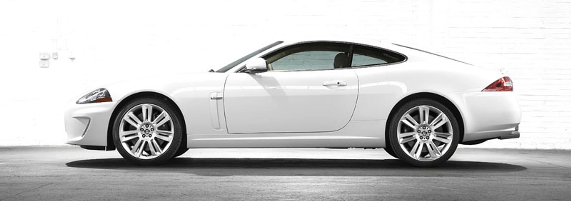 Detroit 2009: Jaguar XK i XKR 2010 – nowe silniki 5,0 V8 i niewielki facelifting
