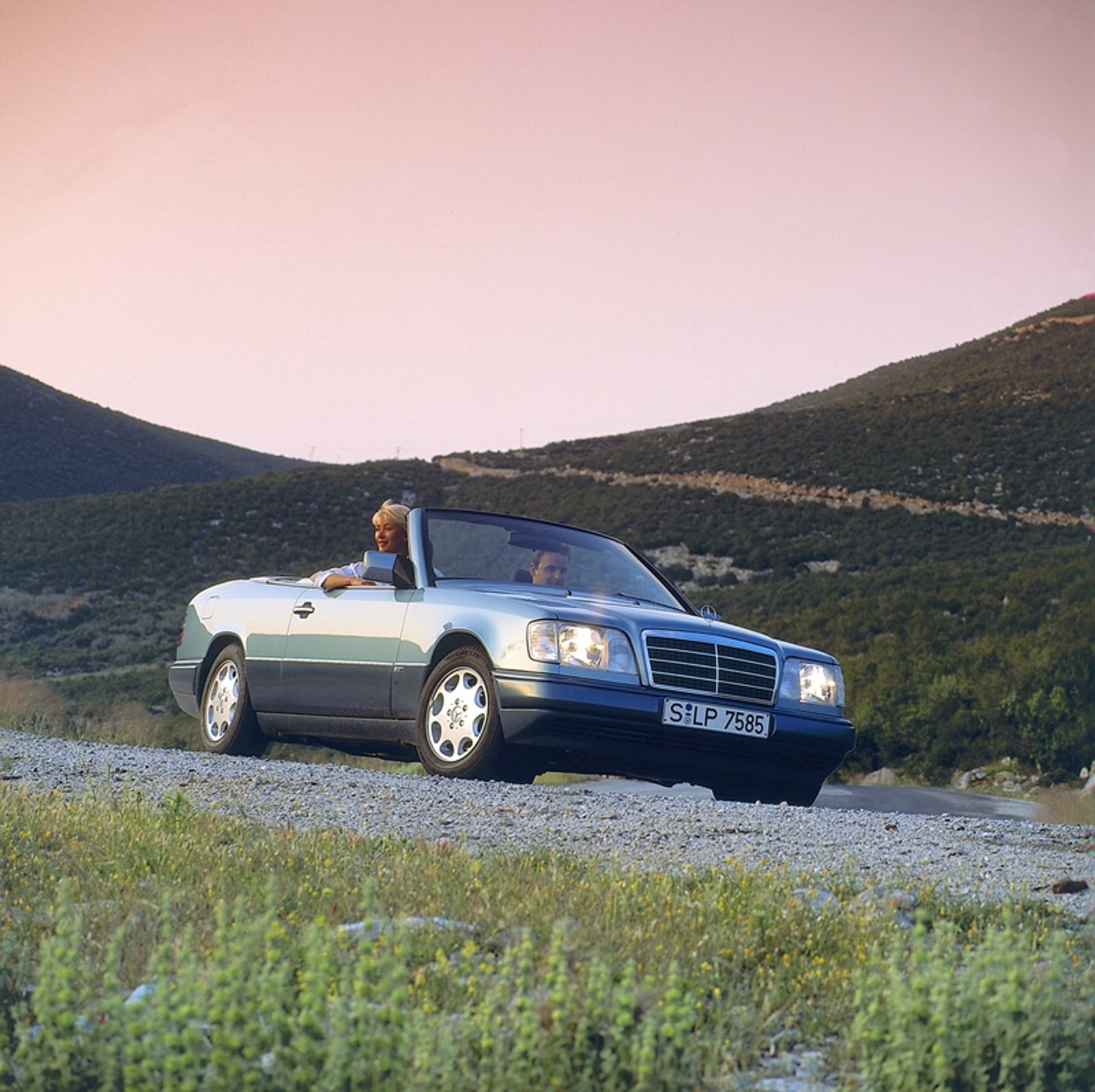 Mercedes W124 Cabrio – z pięknem trzeba obcować