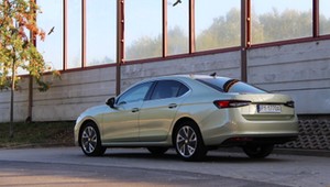 Nowa Skoda Superb jest lepsza od Passata. Takiego Volkswagena nie kupisz