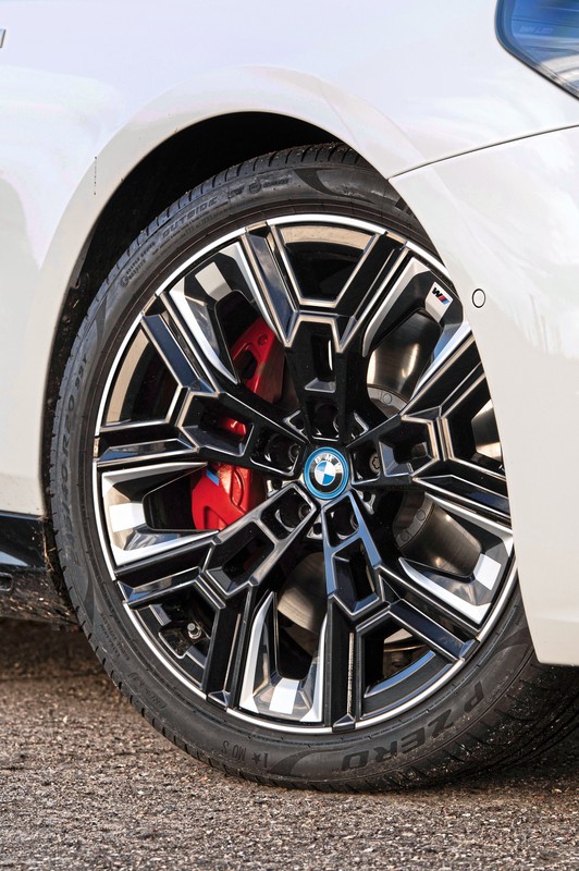 BMW i5