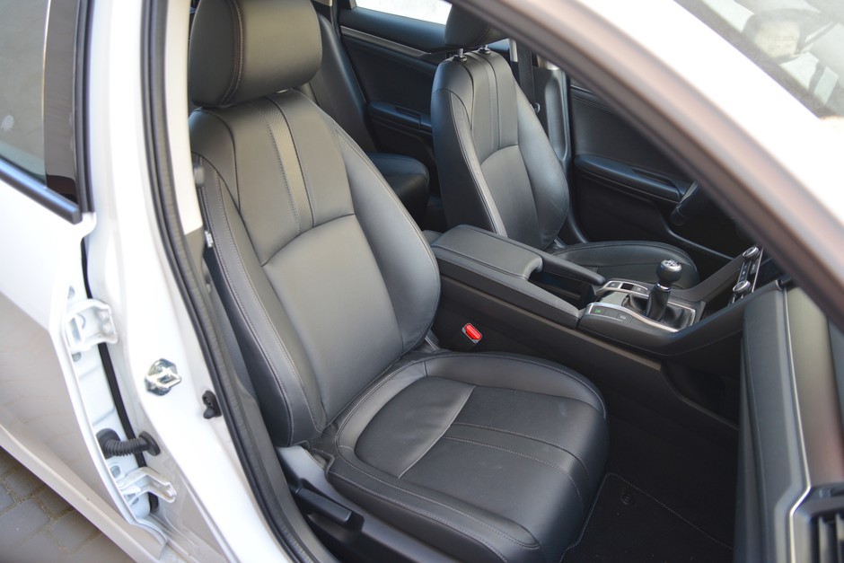 Honda Civic 1.5 VTEC Turbo MT Executive