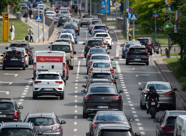 Wsiadają do auta i nie regulują tej części fotela. Później potrzebują pomocy ortopedy