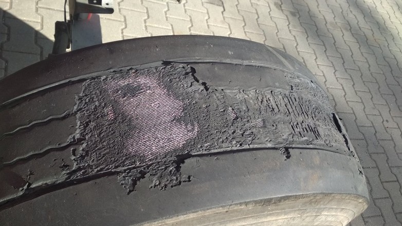 Wiózł 23 tony stali. W ogóle nie powinien wyjechać na drogę