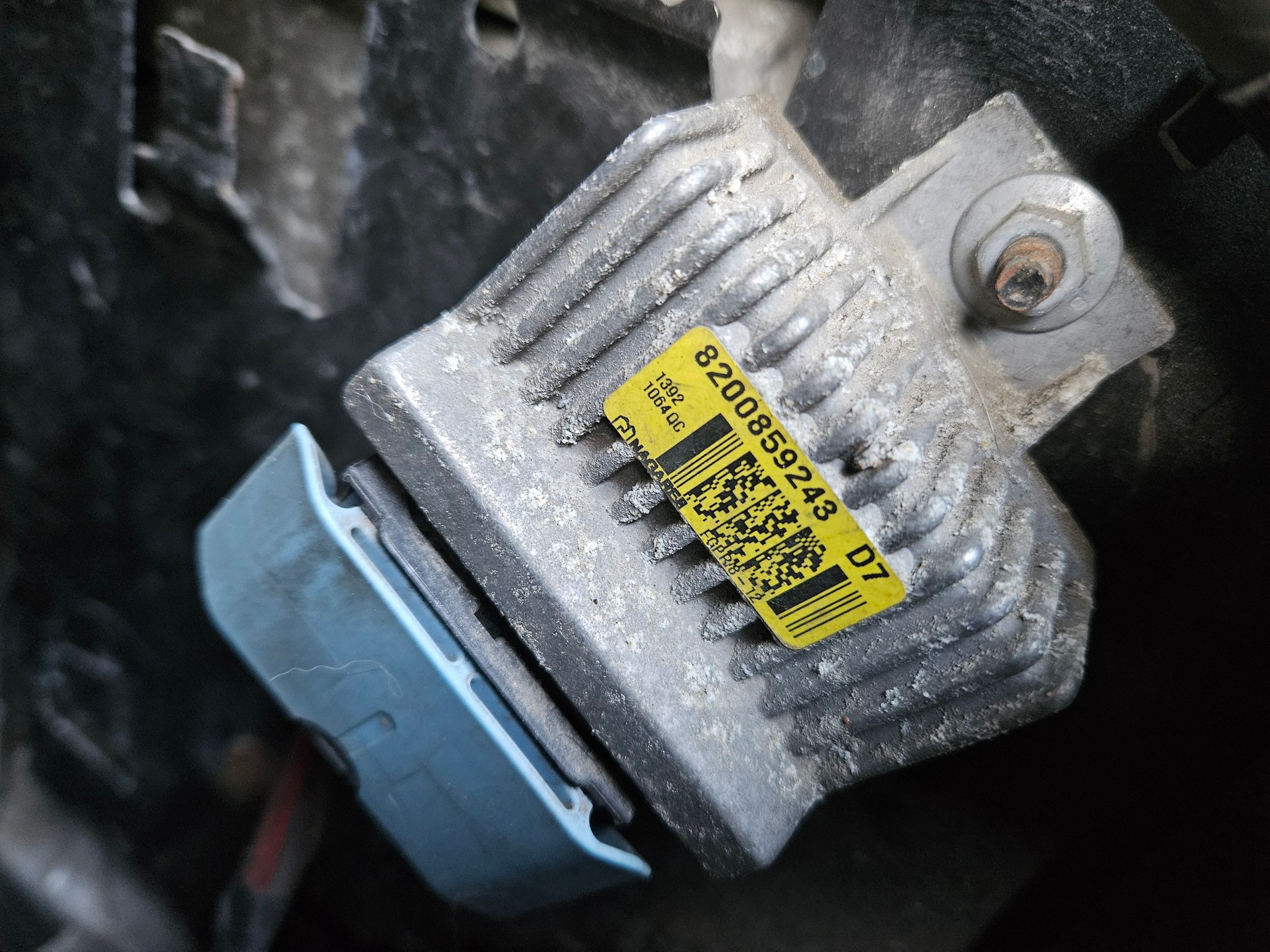 Tak samo wyglądający sterownik świec występuje w kilkunastu modelach aut, ale może mieć różne parametry. Trtzeba porównać numery!