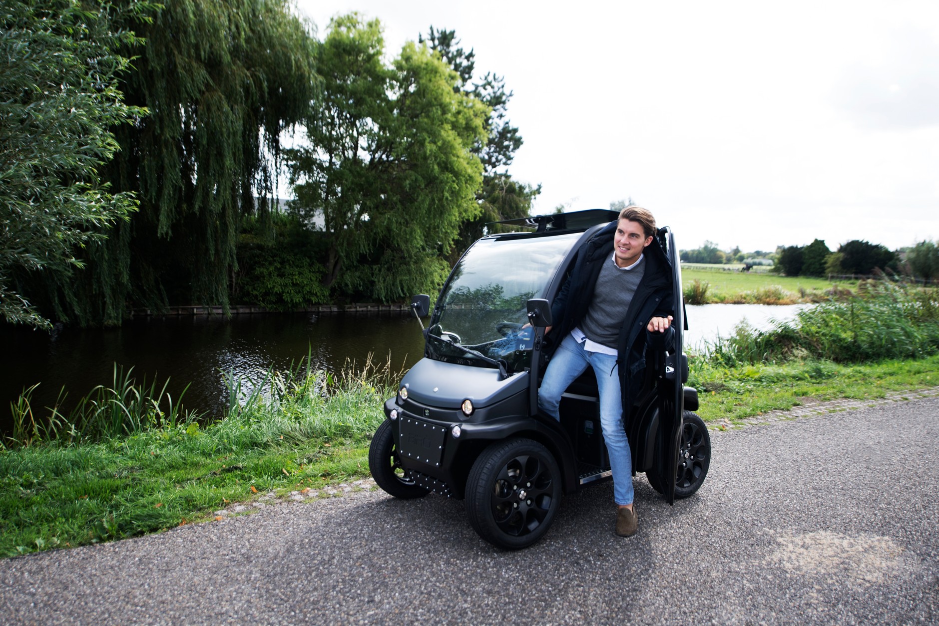 Zgodnie z zapewnieniami producenta drzwi w Biro można zamontować w 10 sekund