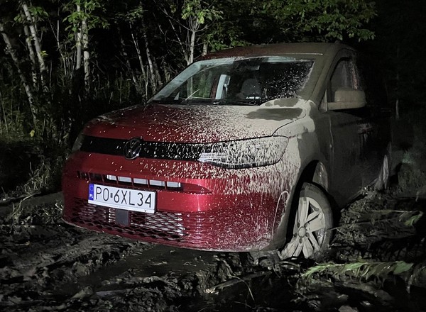 Kiedy #vanlife wejdzie za mocno. Jak zakopałem się Volkswagenem Caddy California