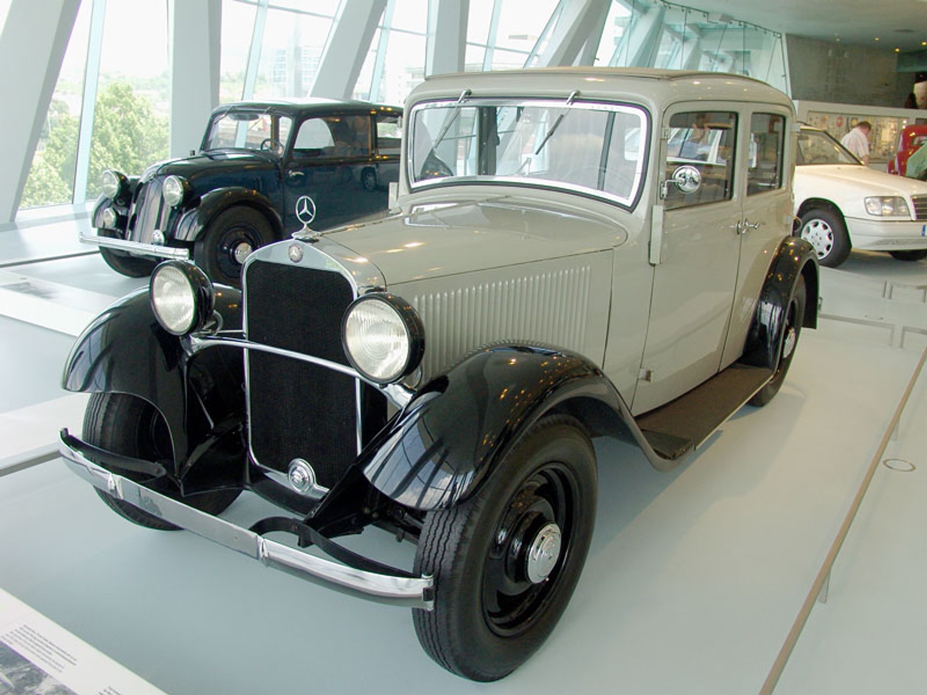 Mercedes-Benz Muzeum: 120 lat historii na 9 piętrach - 1. część (galeria)