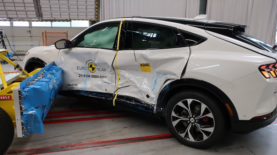 Crash-test: Ford Mustang Mach-E