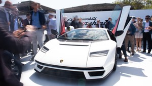 Lamborghini Countach odradza się jak Feniks z popiołów. To ostatni podryg wolnossącej "V12"