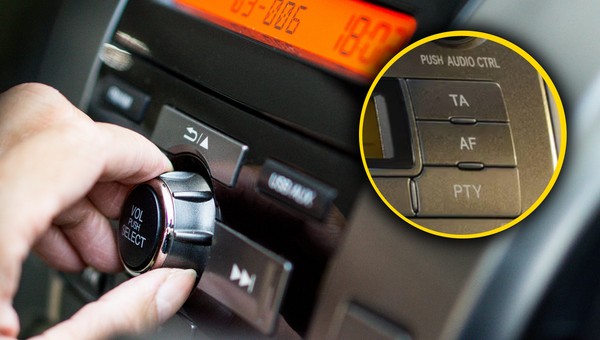 Przyciski PTY i AF. Ma je w aucie prawie każdy, ale niewielu wie, do czego służą. Wyjaśniamy