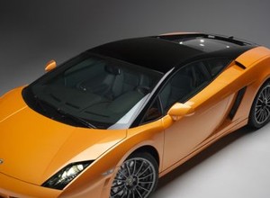 Gallardo Bicolore – Włosi bawią się kolorami