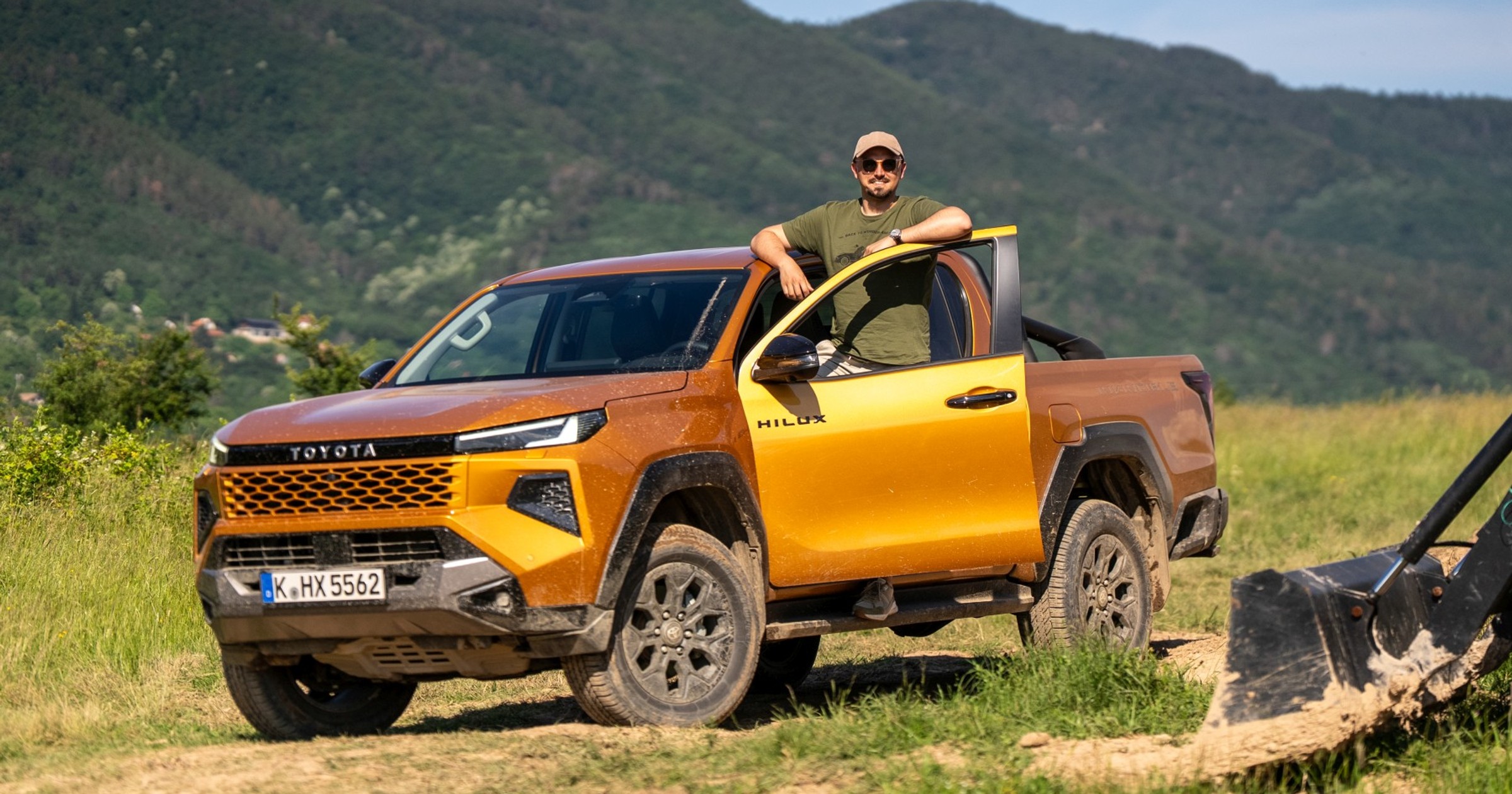 Pierwsza jazdą nową Toyotą Hilux
