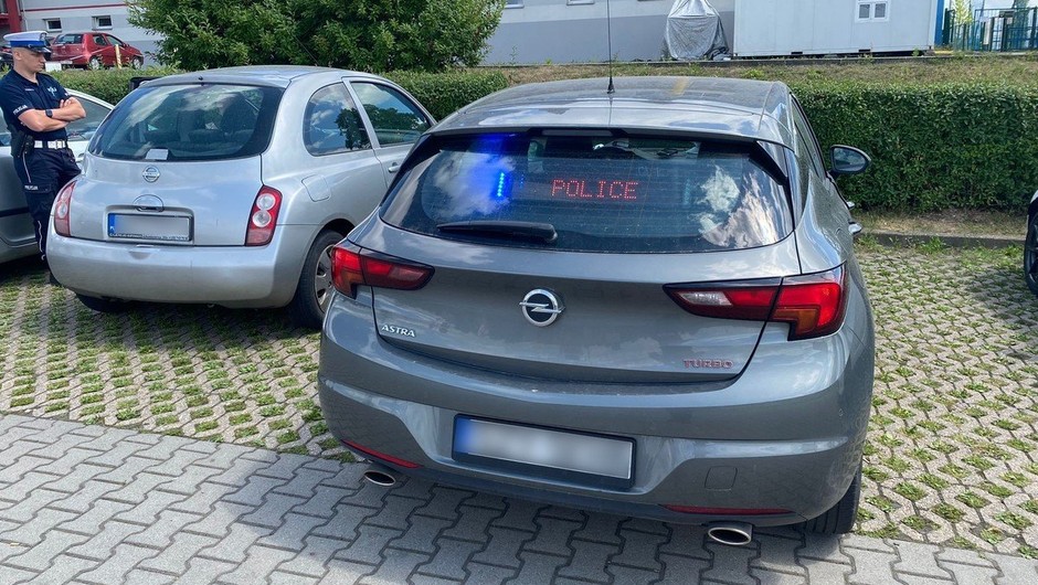Obraz pochodzący z serwisu https://slaska.policja.gov.pl/kat/informacje/wiadomosci/389230,Przekroczenie-predkosci-alkohol-i-cofniete-uprawnienia.html