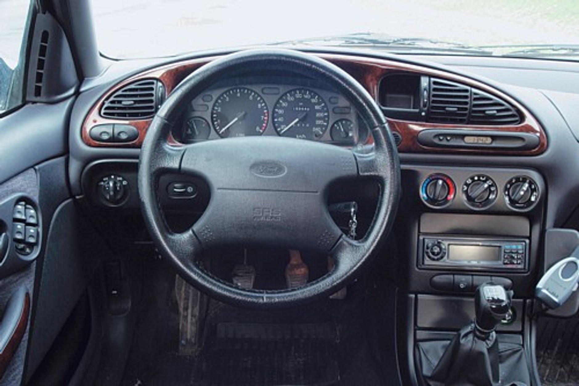 Który jest bardziej uniwersalny?