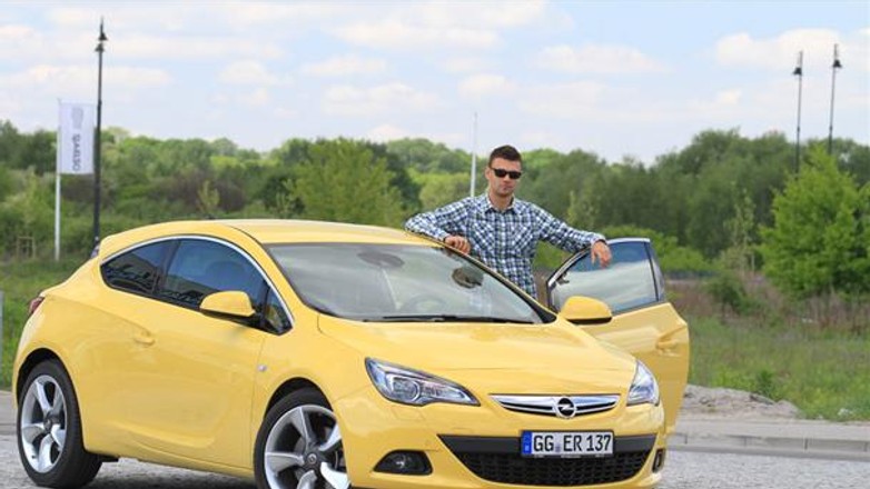 Maciek testuje Astrę GTC