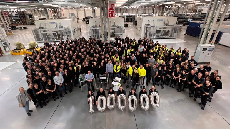 Milionowy silnik z fabryki Mercedesa w Jaworze