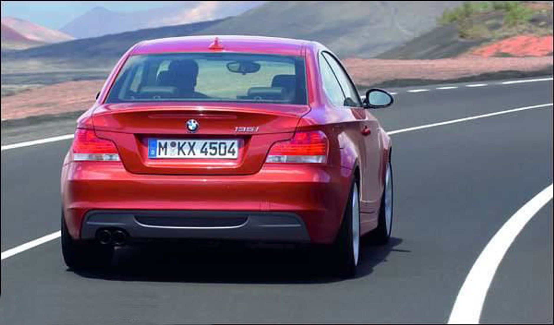 Nowe coupé BMW seria 1 - pierwsi zobaczyli Brytyjczycy (nowe fotografie)