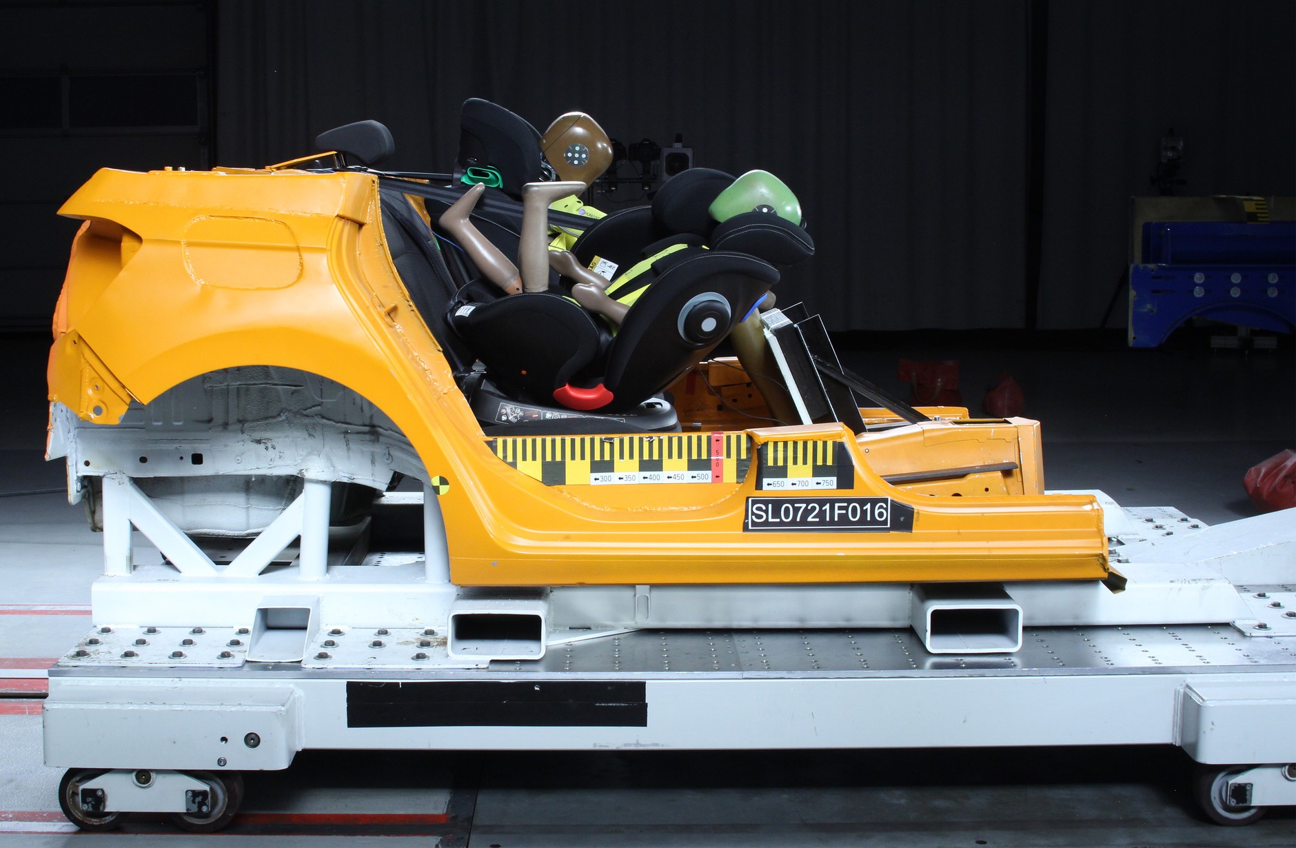 Foteliki dziecięce - test ADAC 2021