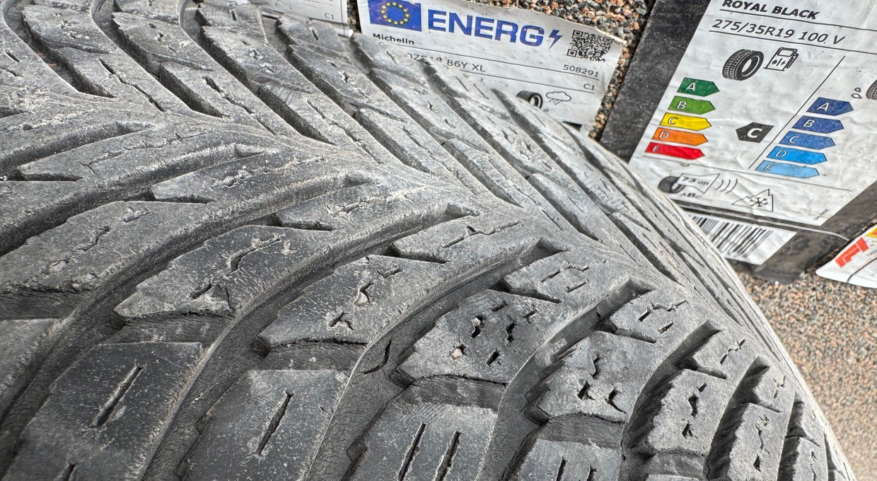 Te rzeczy sprawdzi policjant i da mandat za "złe opony". Może sięgnąć do trzech tys. zł [Lista]