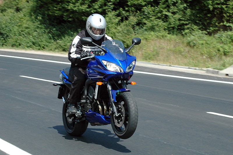 Yamaha FZ6 Fazer S2: motocykl dla dużych i małych (test)