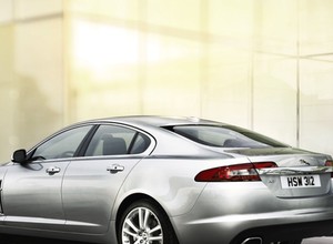 Jaguar XF po raz czwarty samochodem roku klasy premium