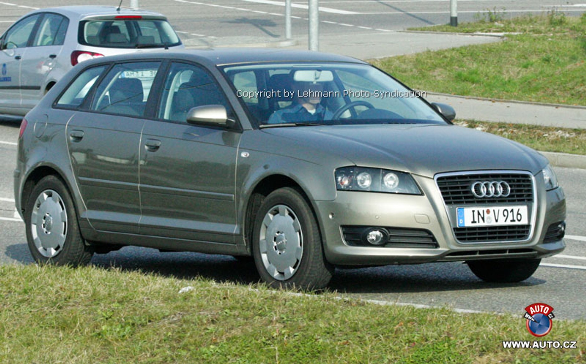 Zdjęcia szpiegowskie: nowa twarz kabrioletu także dla pozostałych Audi A3