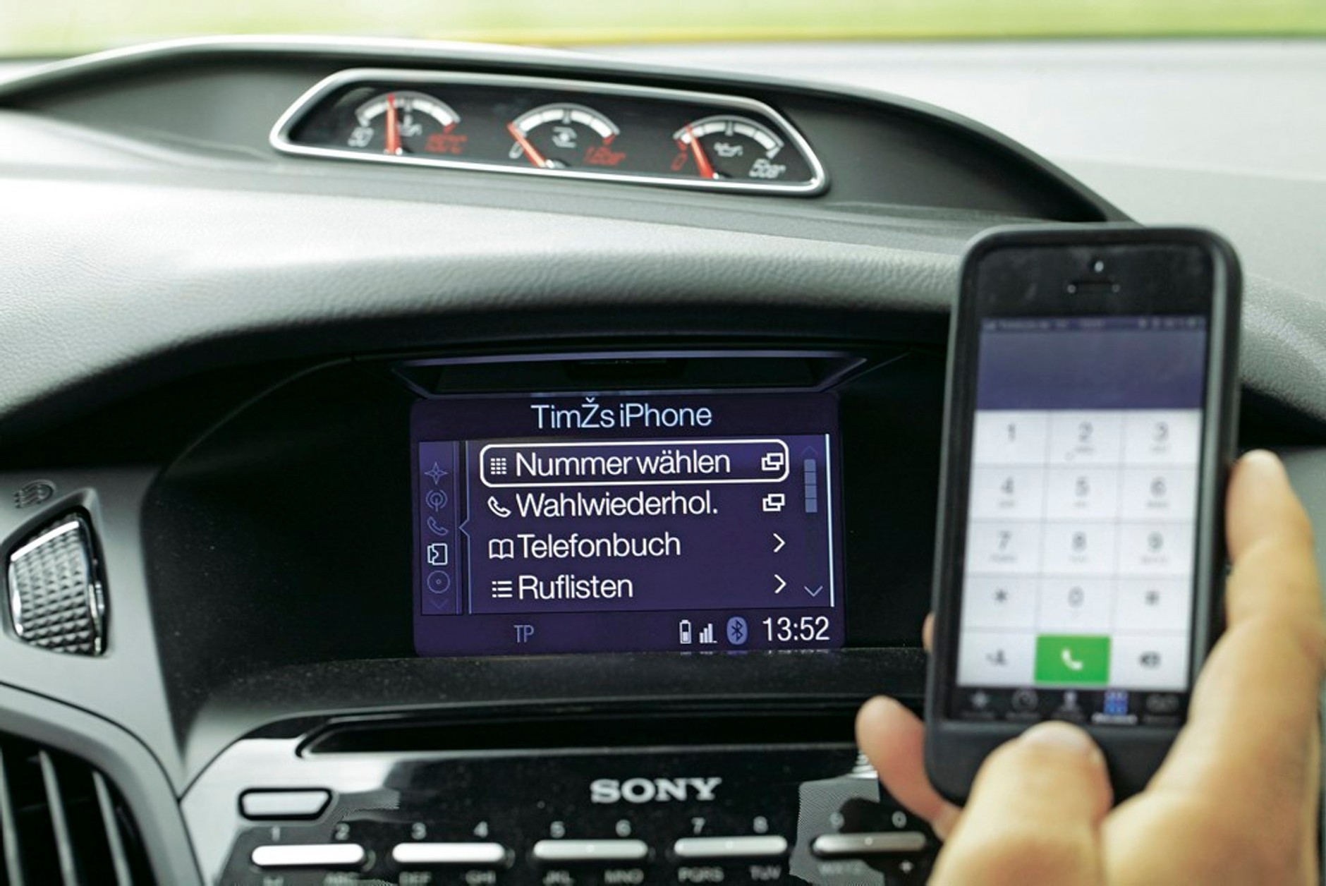 Ford Focus ST: Bluetooth