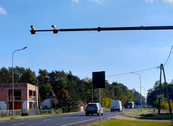 Nowy odcinkowy pomiar prędkości już działa. CANARD włączyło urządzenia na Podkarpaciu