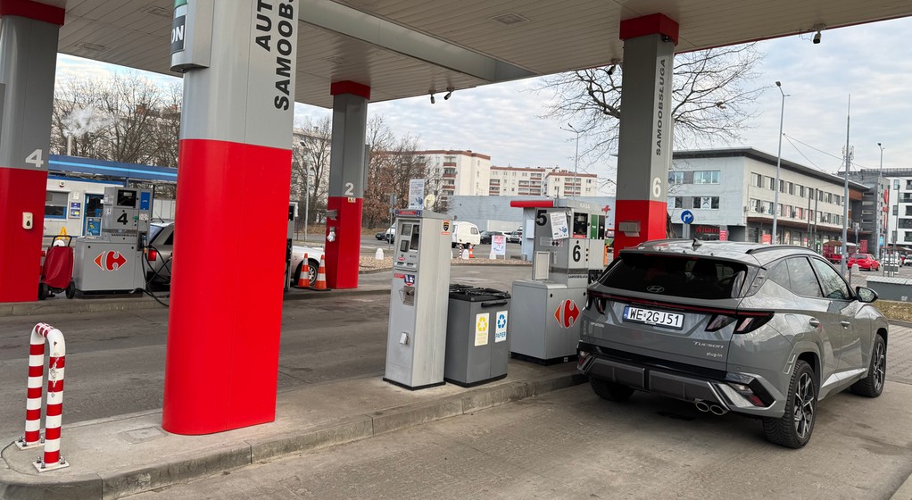 Zatankował i odjechał. To częsty błąd kierowców, który jednak łatwo naprawić