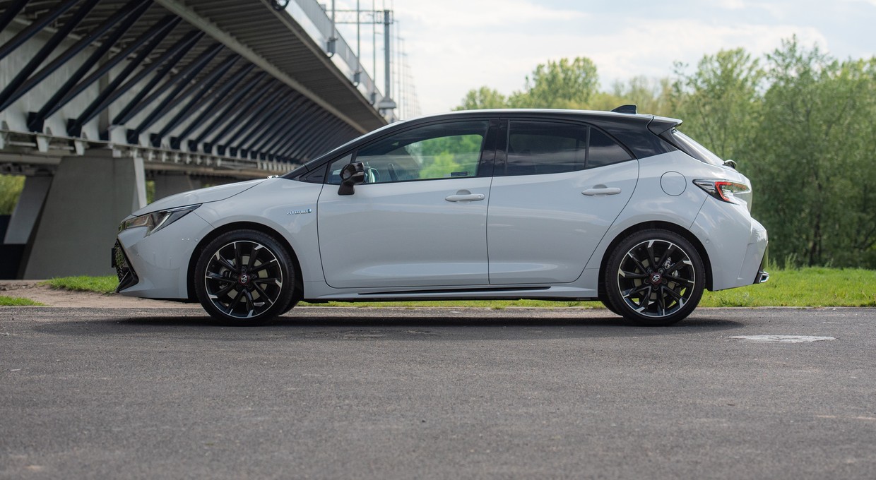 Japońska marka zdeklasowała rywali na polskim rynku nowych aut. W TOP 10 ma aż pięć modeli