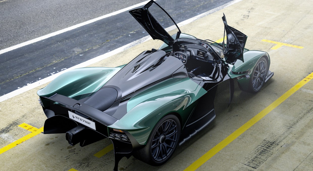 Aston Martin Valkyrie Spider – bez dachu z charakterem F1