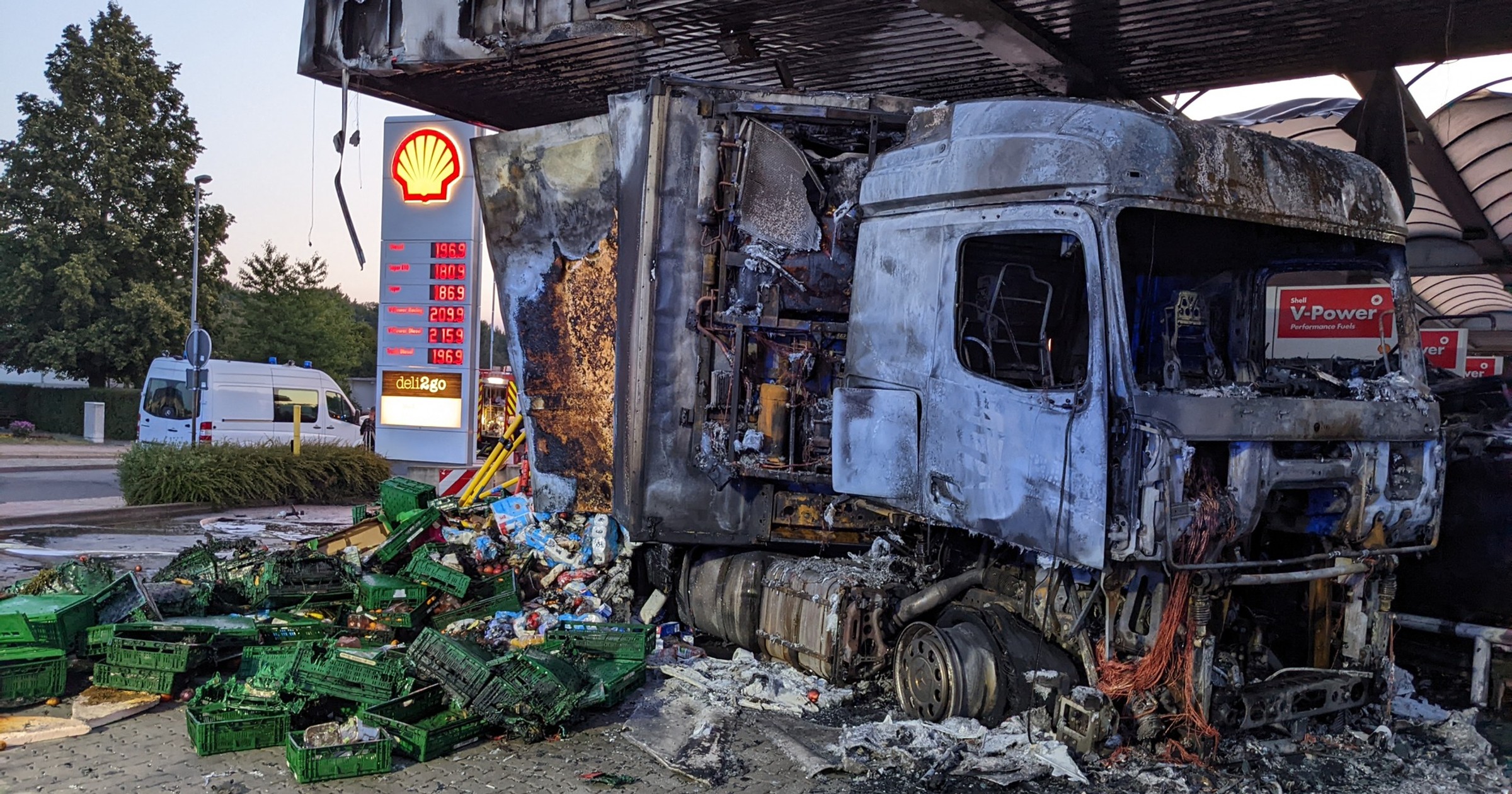 Pożar ciężarówki na stacji paliw w Niemczech