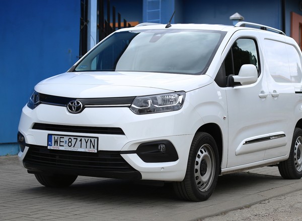 Toyoty Proace i Proace City z możliwą usterką. Ponad 6 tys. aut musi pojawić się w serwisie