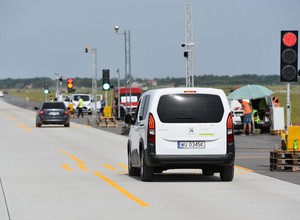 GITD testuje nowe fotoradary na lotnisku w Radomiu
