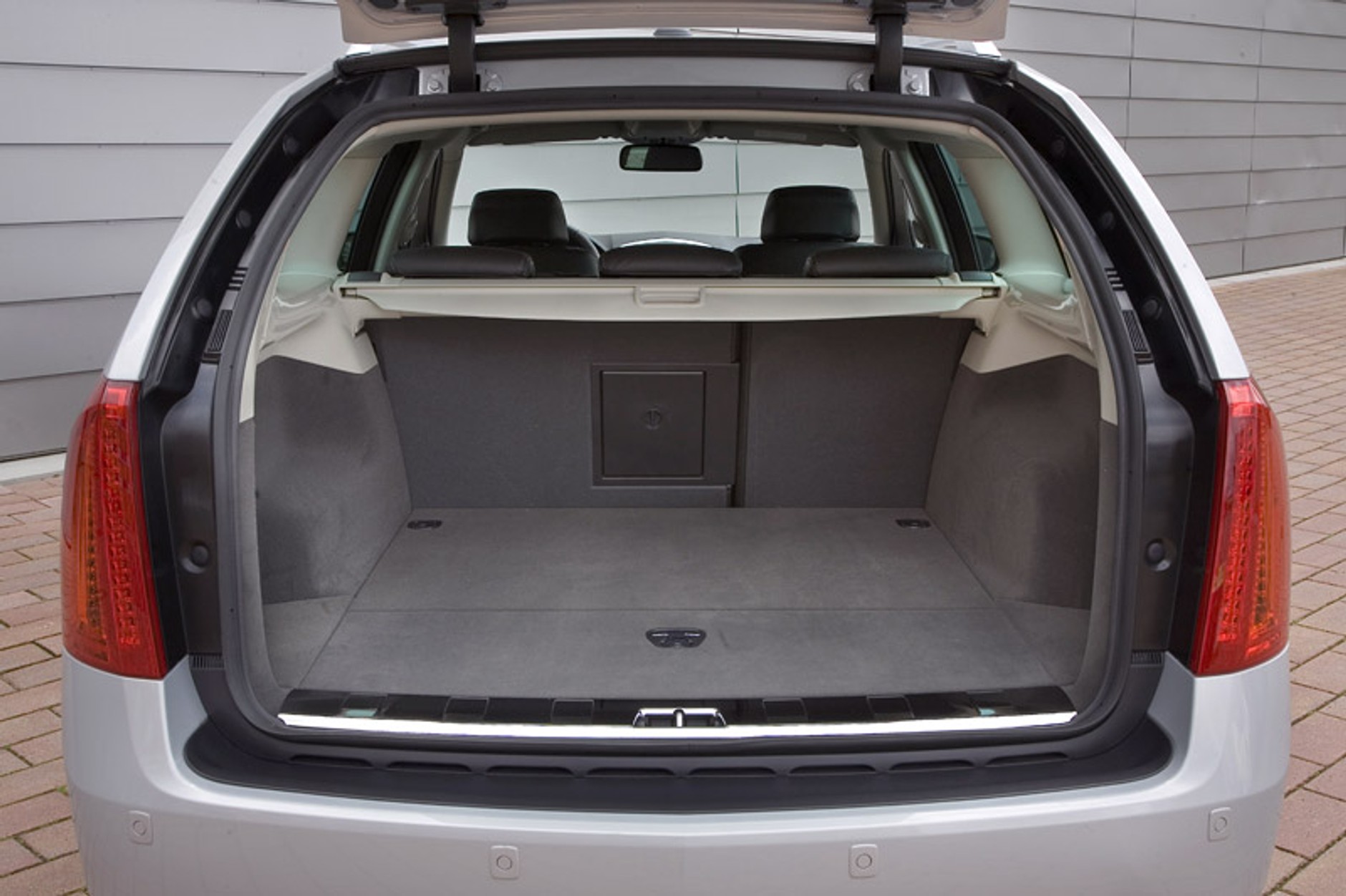 IAA Frankfurt 2007: Cadillac BLS Kombi - światowa premiera