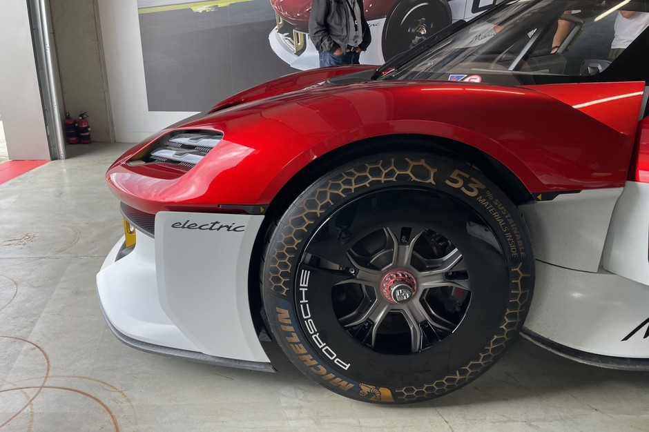 Porsche Mission R