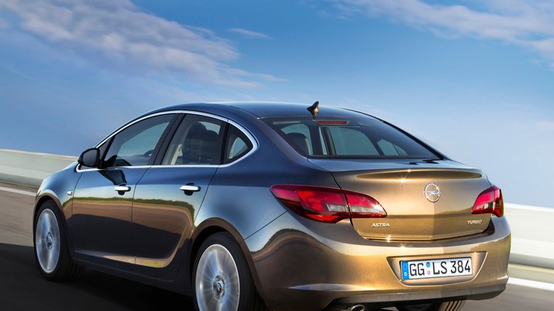 Nowy Opel Astra Sedan: ceny i wyposażenie