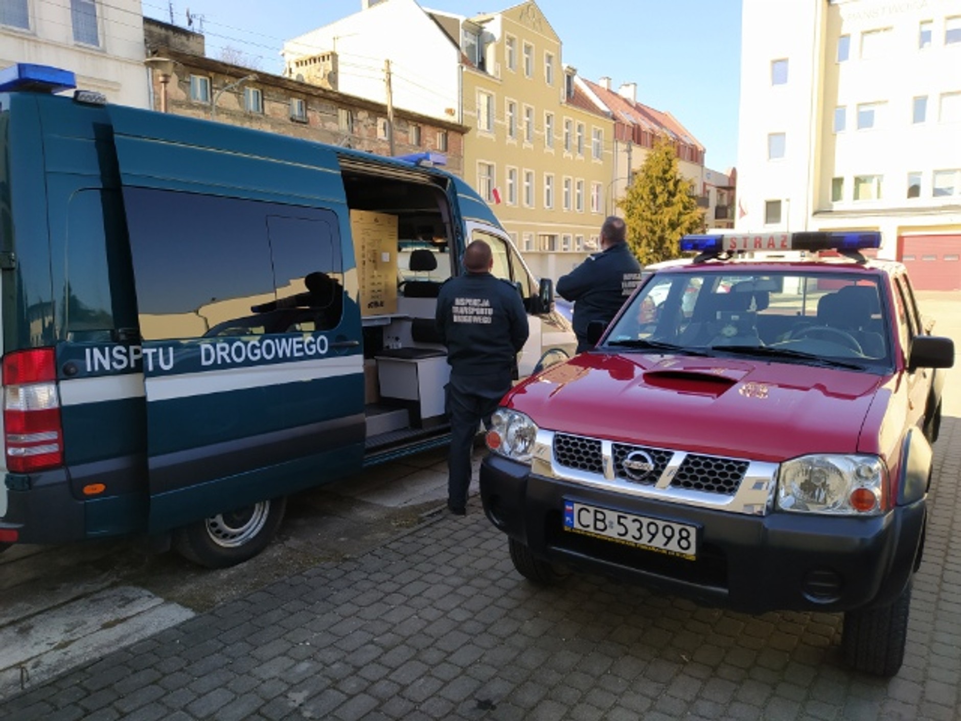 Funkcjonariusze ITD współpracują też ze strażakami.