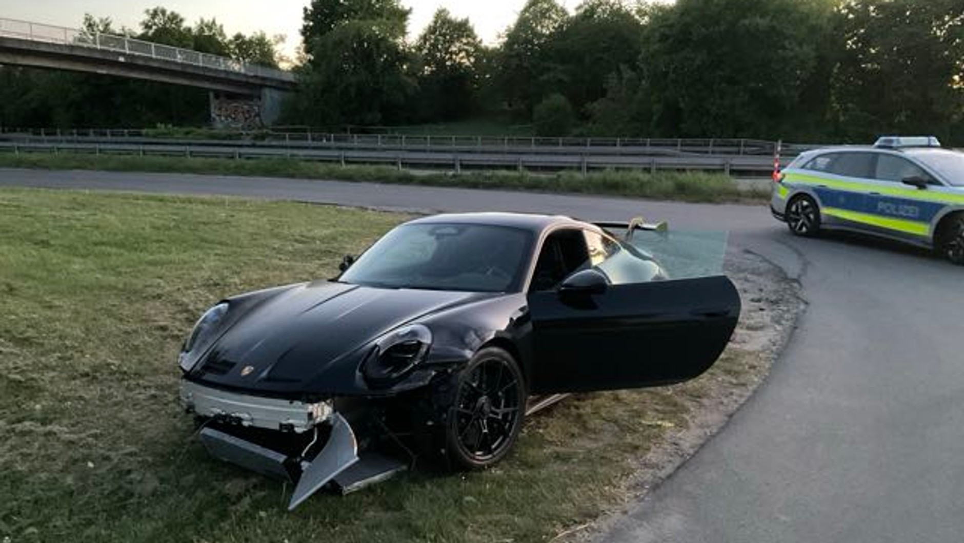 Porsche 911 porzucone po wypadku