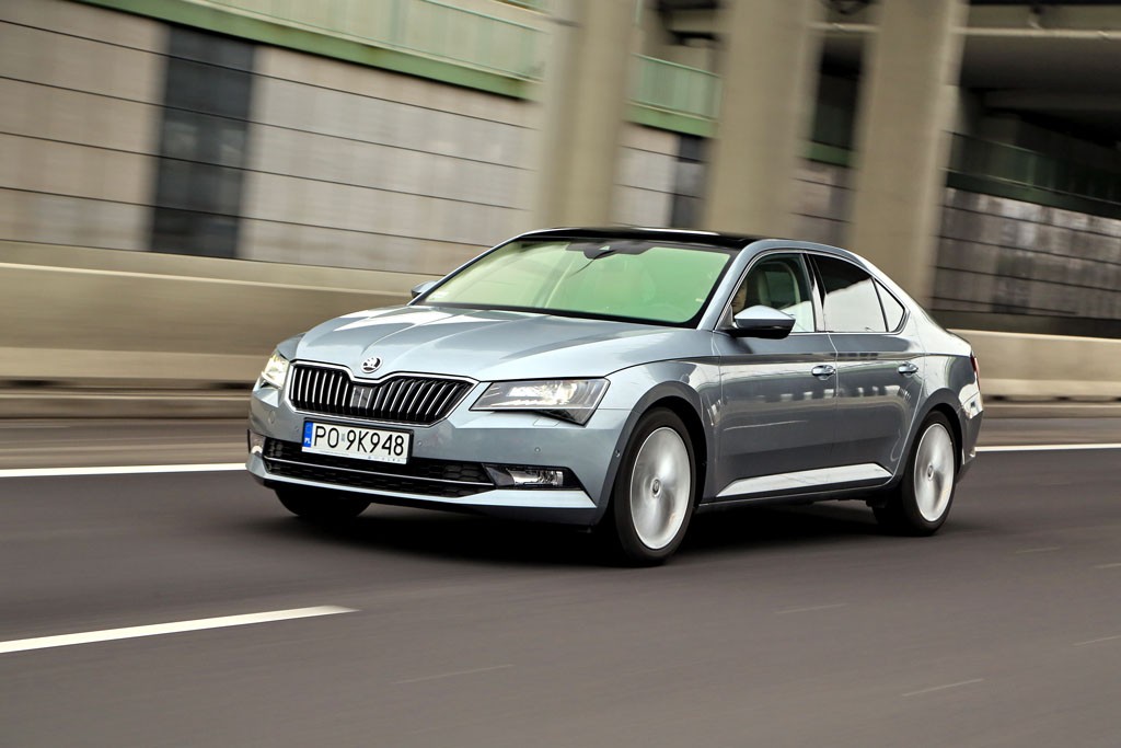 Skoda Superb 1.4 TSI ACT Style - klasa średnia małolitrażowa