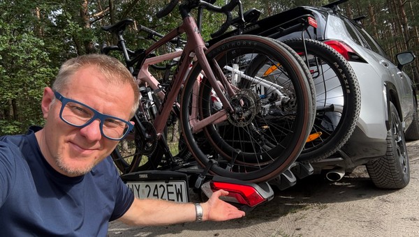 Thule Epos ParkSecure ma dość wyjątkowe rozwiązanie: czujnik parkowania