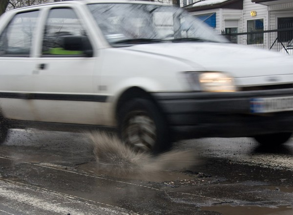 Kto odpowiada za dziurę w drodze?