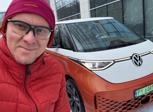 Atak zimy, a ja testuję elektrycznego busa. Jak Volkswagen ID.Buzz działa w taką pogodę?