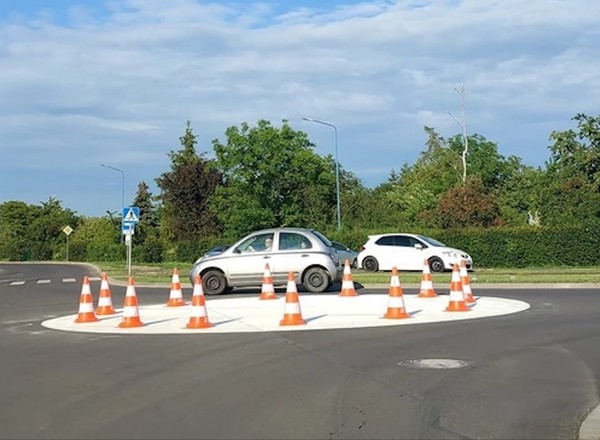 Rondo w Strzelinie stało się internetowym pośmiewiskiem