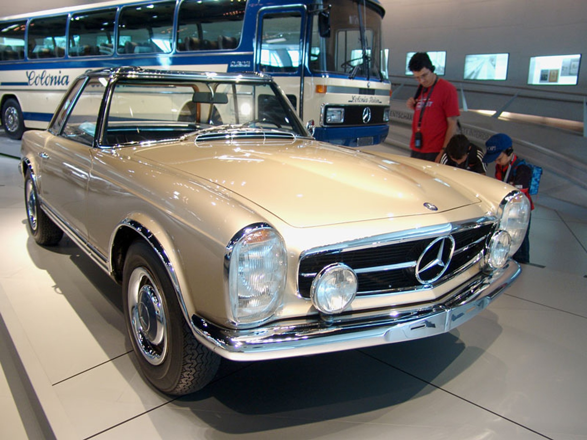 Mercedes-Benz Muzeum: 120 lat historii na 9 piętrach - 1. część (galeria)