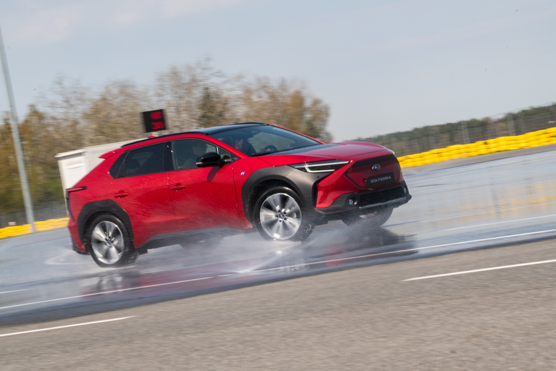 Subaru Solterra 2022 r. 1 generacja