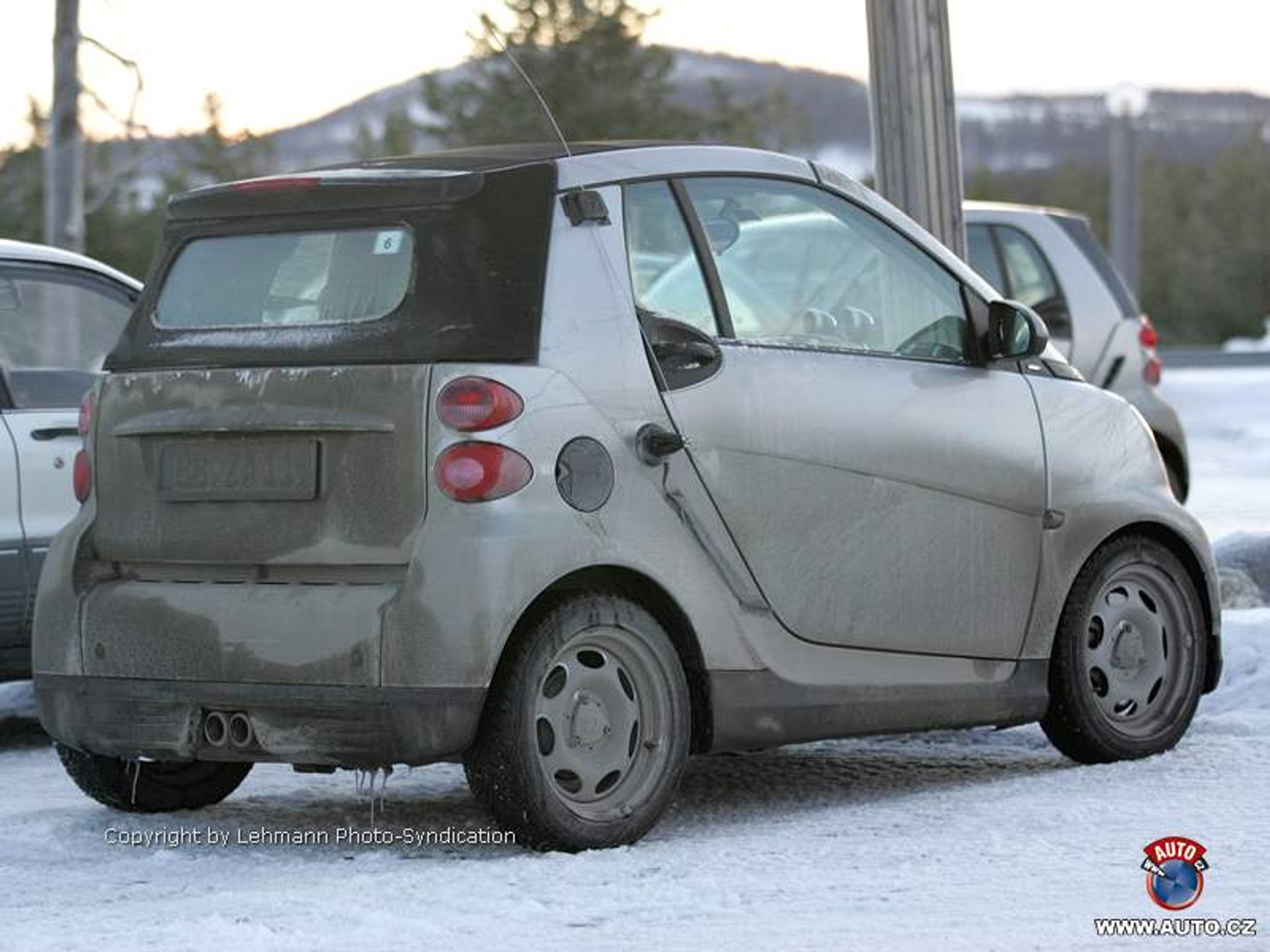 Zdjęcia szpiegowskie: Nowy Smart ForTwo Brabus na śniegu