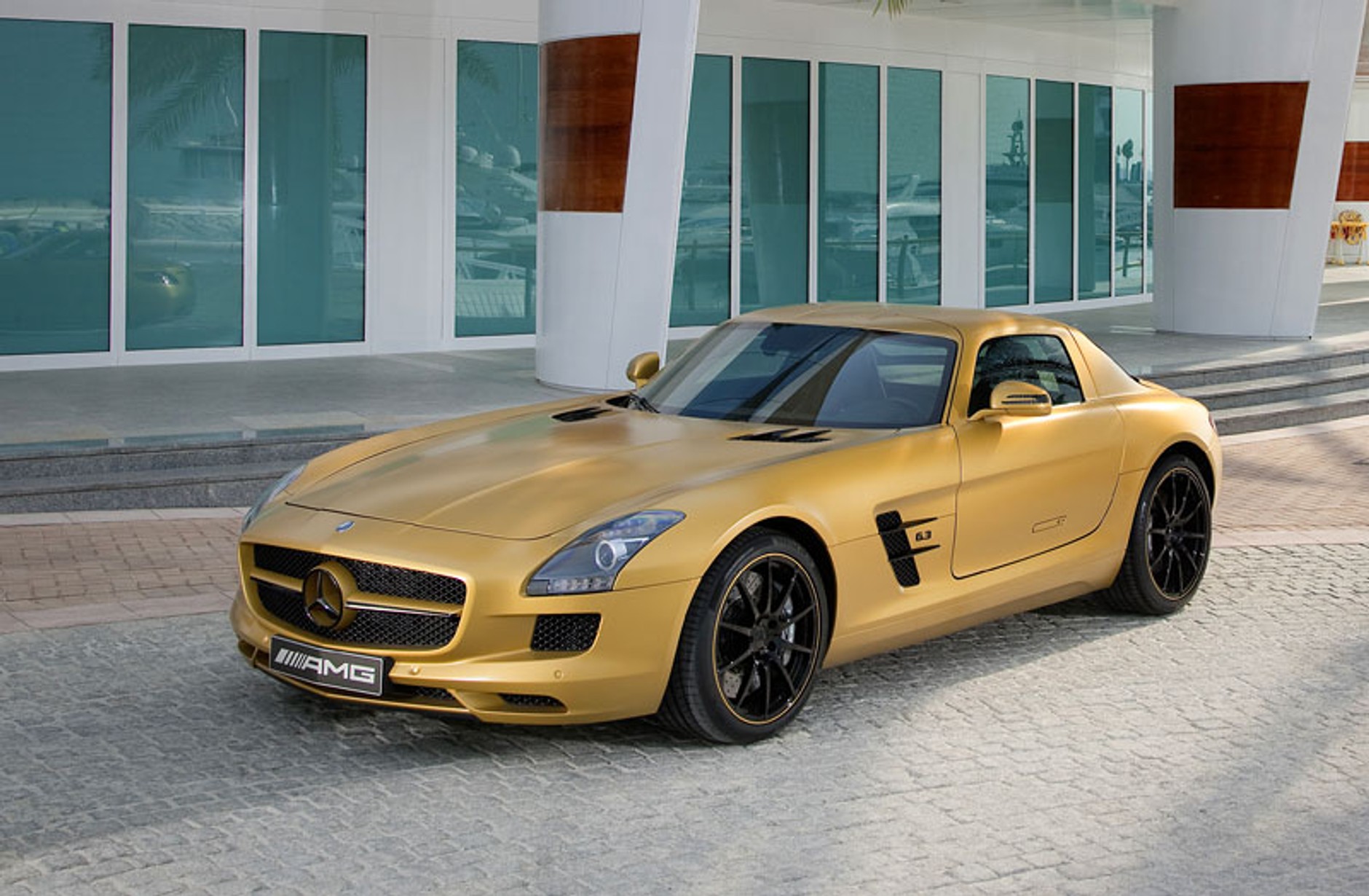 Mercedes-Benz SLS AMG i G 55 AMG Edition 79: złote i srebrne gwiazdy w Dubaju