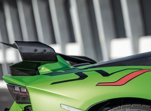 Artysta pomalował swoje Lamborghini Aventador SVJ. Gdzieś już to widzieliśmy
