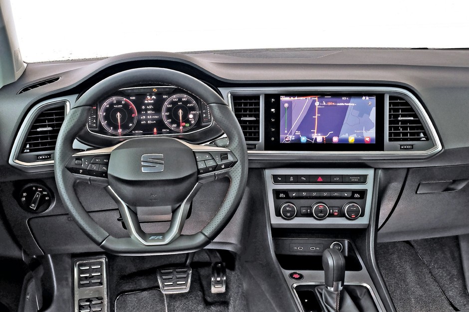 Seat Ateca 2.0 TSI - kokpit
